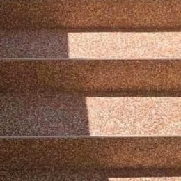 Steinteppich in warmem Terracotta auf einer Treppe – Farbmuster aus einem ausgeführten Auftrag von mf.steintechnik aus Kirchheim am Neckar